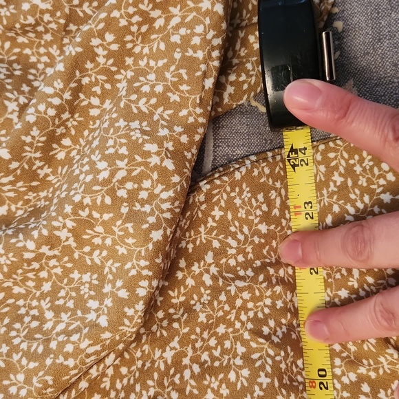 Carly Jean Los Angeles peasant top - Picture 7 of 7